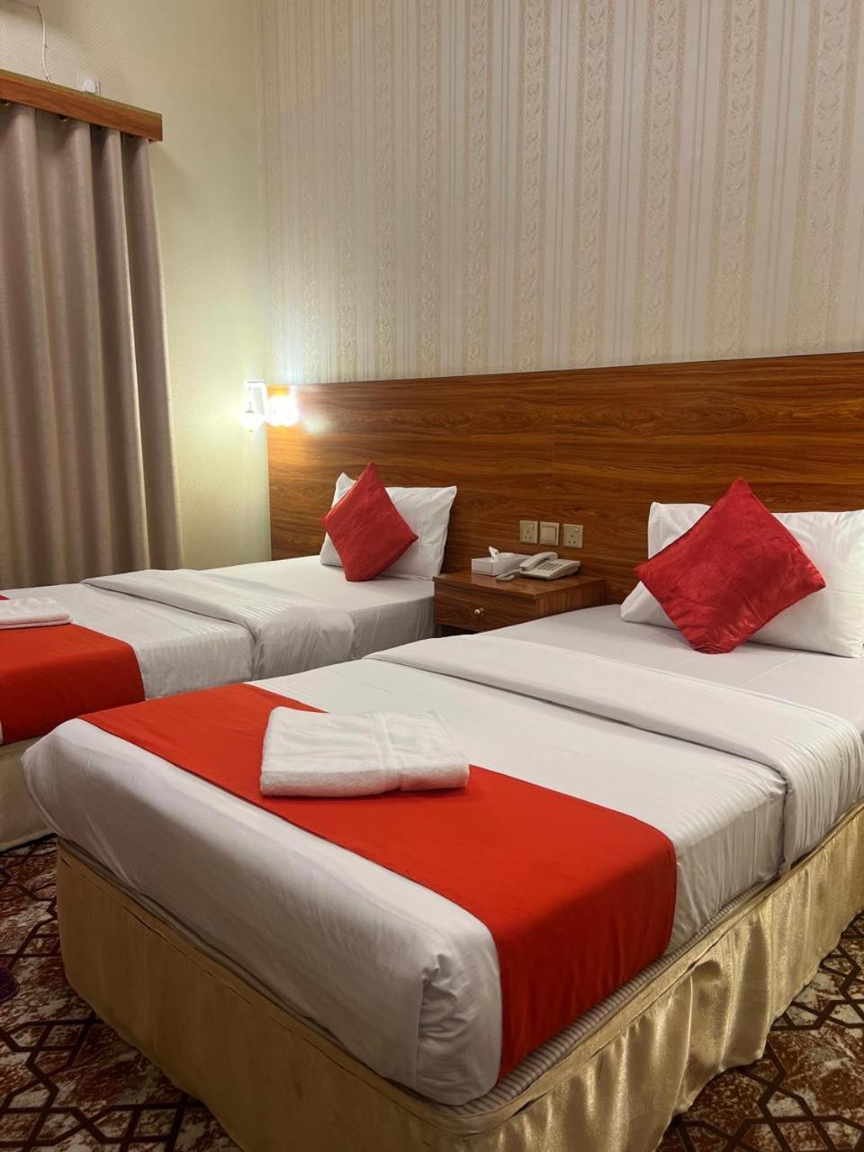 Parasol Hotel Dubai Esterno foto